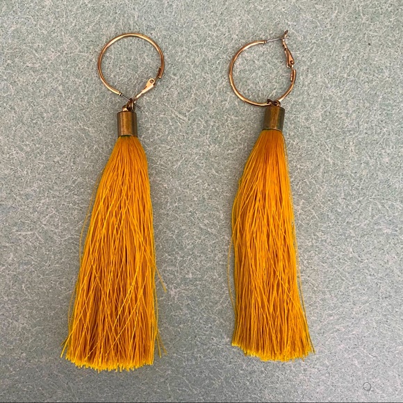 ✨ Mustard Yellow Tassel Earrings ✨ - Picture 1 of 1